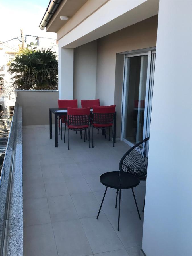 Apartments Jelka Banjol Exterior photo